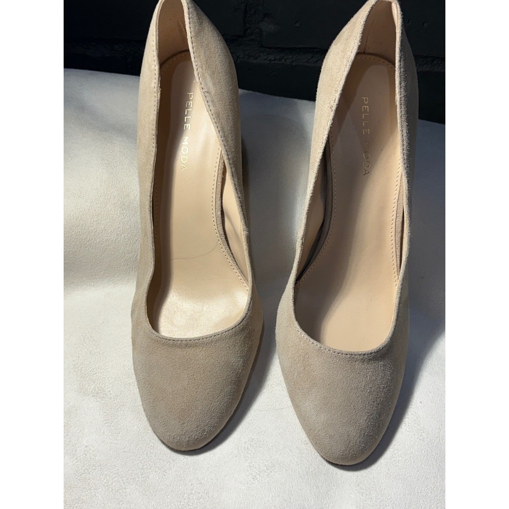 Pelle Moda Heels Women 9.5M Tan Suede Block Heel Almond Toe Pumps Dress Shoes